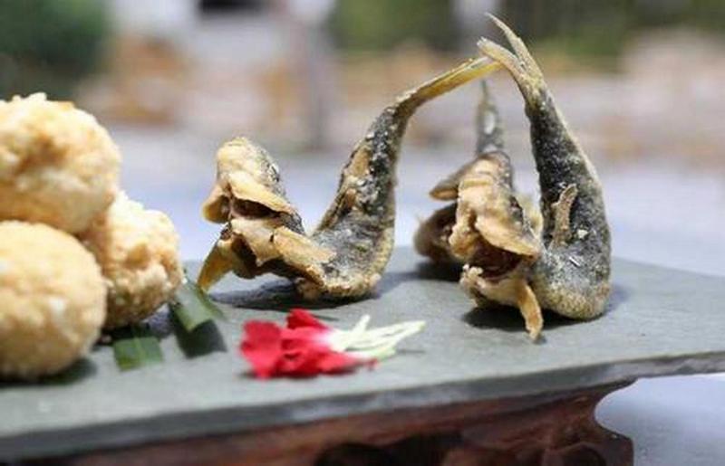 Tai’an Dry-Fried Red-Scaled Fish (Tai’an Honglin Yu)​