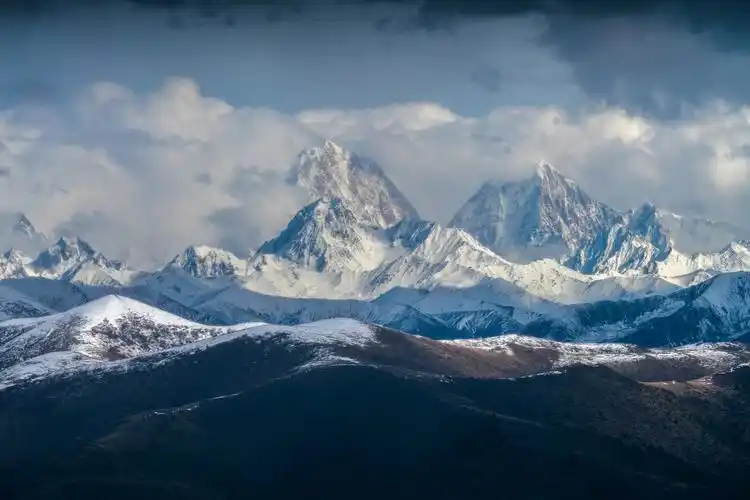 sudden weather change Gongga Mountain clouds fog hiking